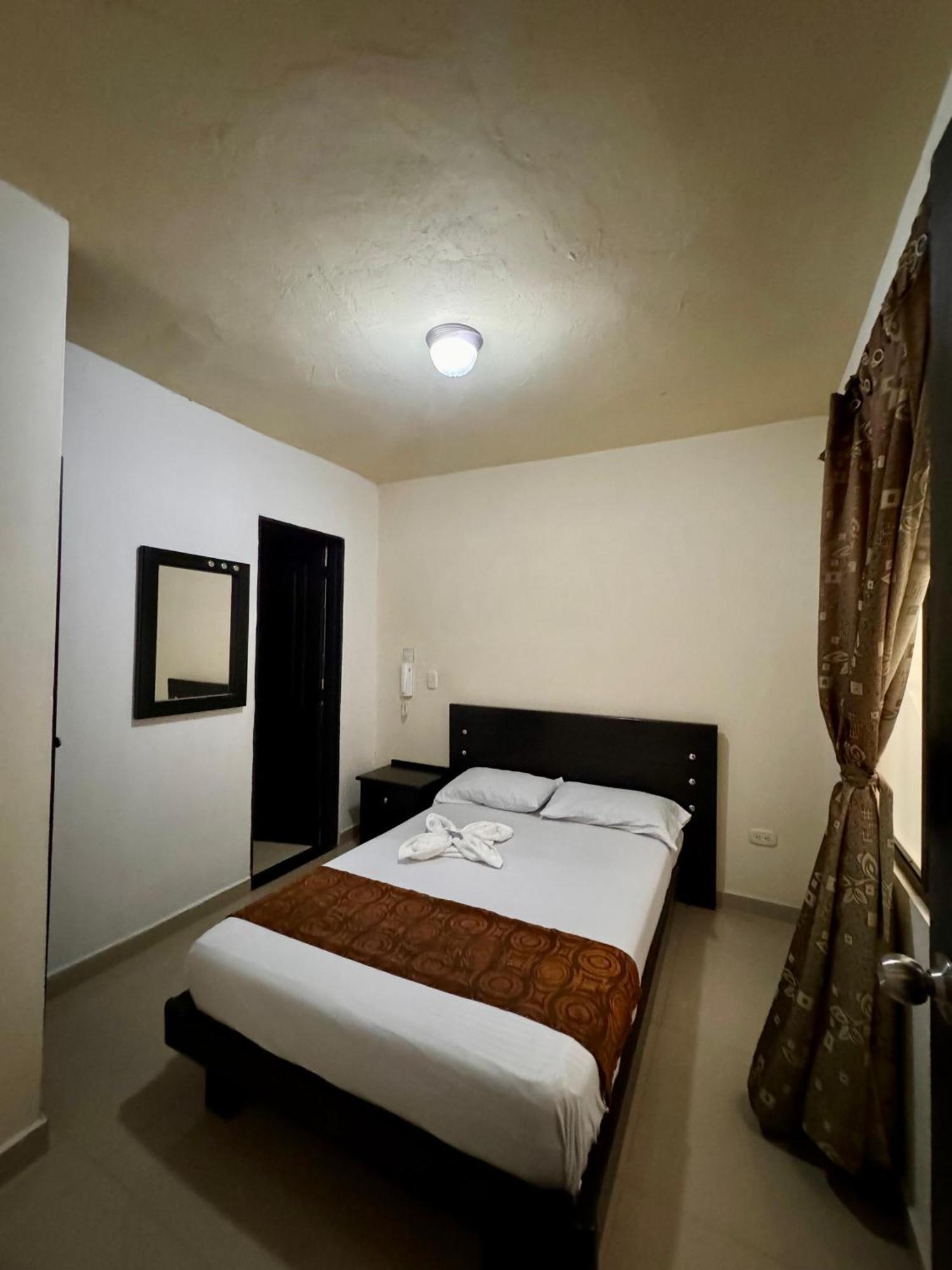 Hotel Portal Dorado มารินิยา ภายนอก รูปภาพ