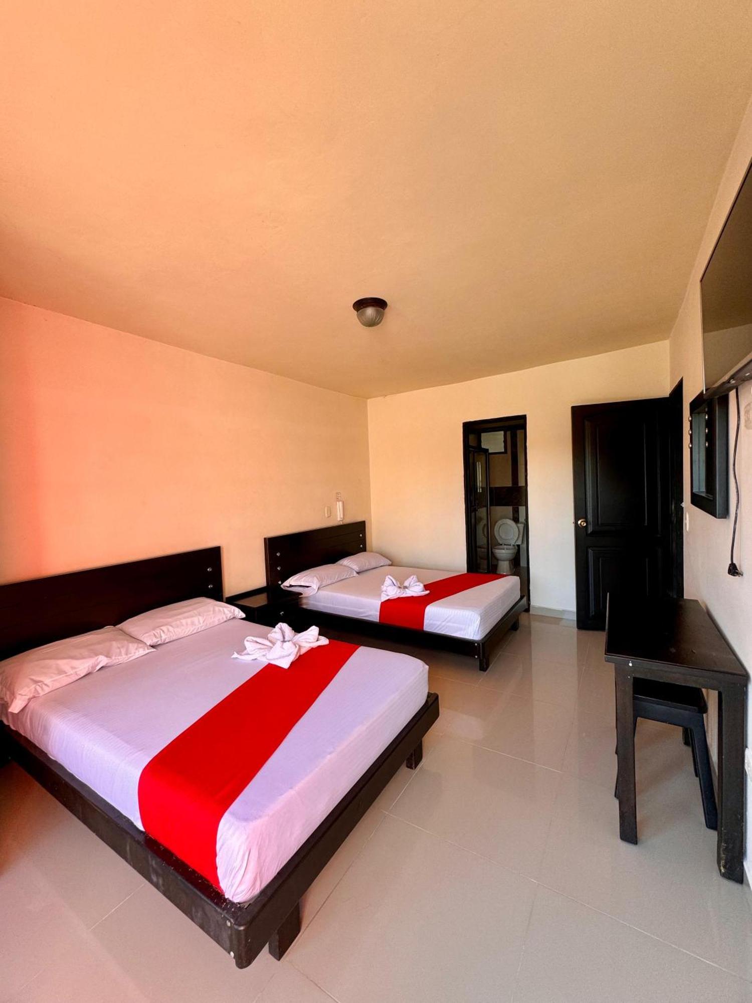 Hotel Portal Dorado มารินิยา ภายนอก รูปภาพ